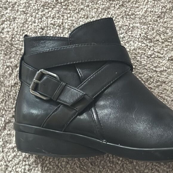 Naturalizer Cassandra Leather Booties! - Picture 8 of 10